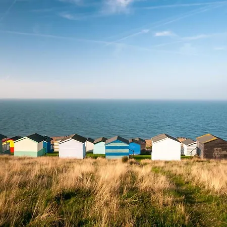Beautiful Caravan At Seaview Holiday Park In Kent Ref 47028Pb Whitstable Exterior photo