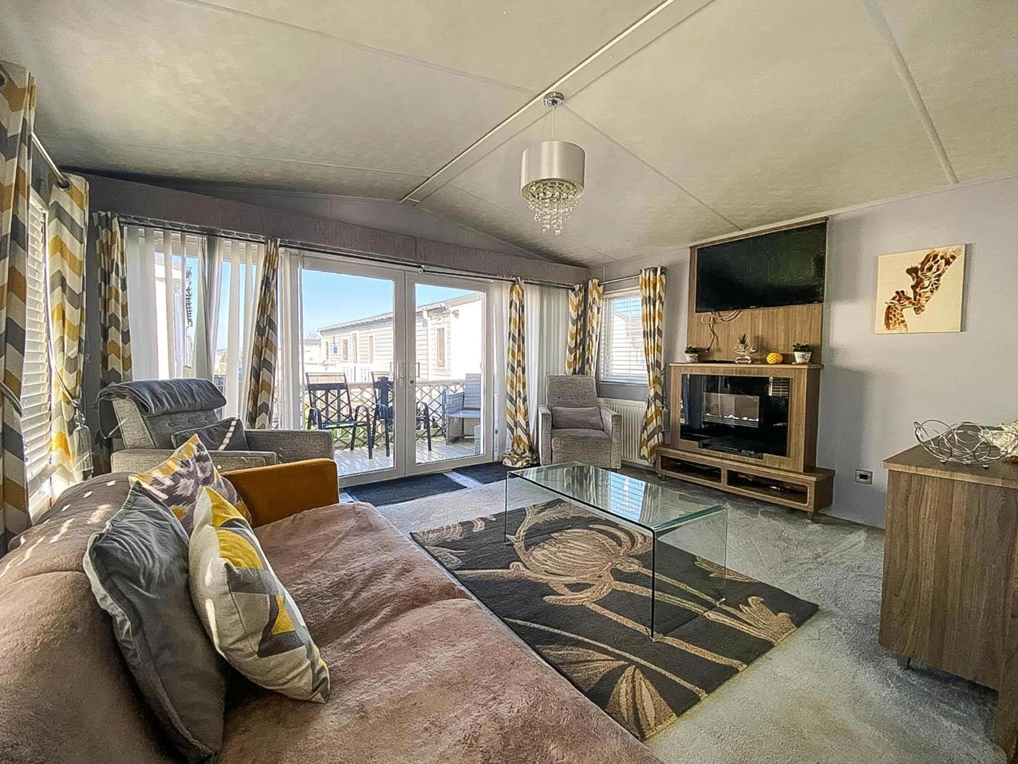 Campsite Beautiful Caravan At Seaview In Kent Ref 47028pb