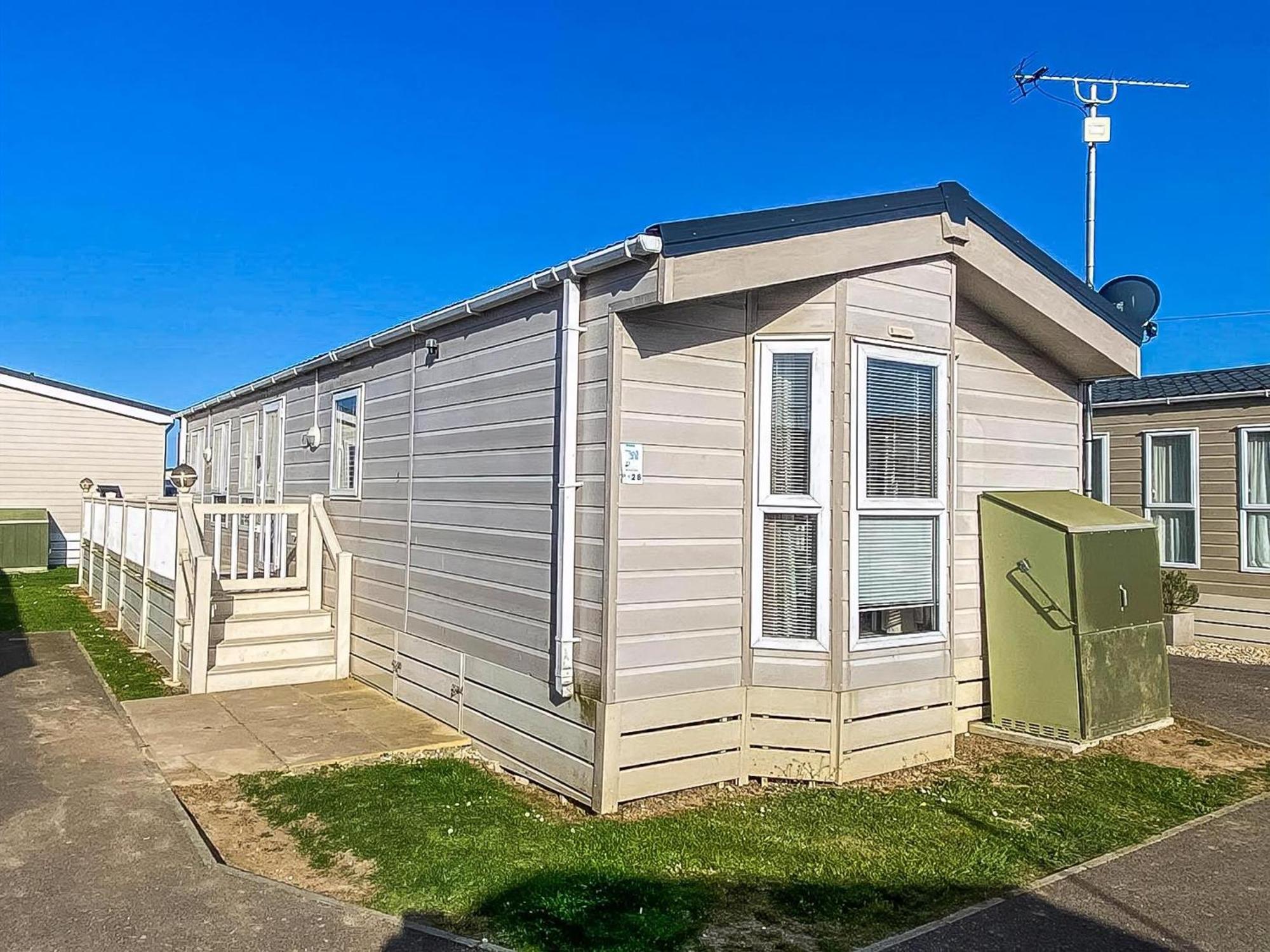 Beautiful Caravan At Seaview In Kent Ref 47028pb Campsite Whitstable